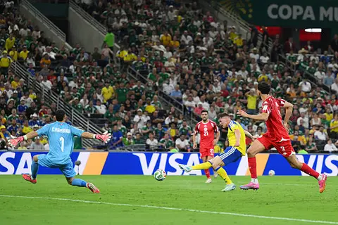 هزيمة ثقيلة.. منتخب تونس يسقط أمام السويد في مستهل مشواره بكأس العالم (صور)
